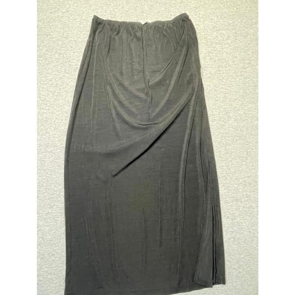 Black skirt